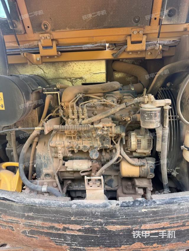 發(fā)動(dòng)機(jī)室（上車(chē)部件）