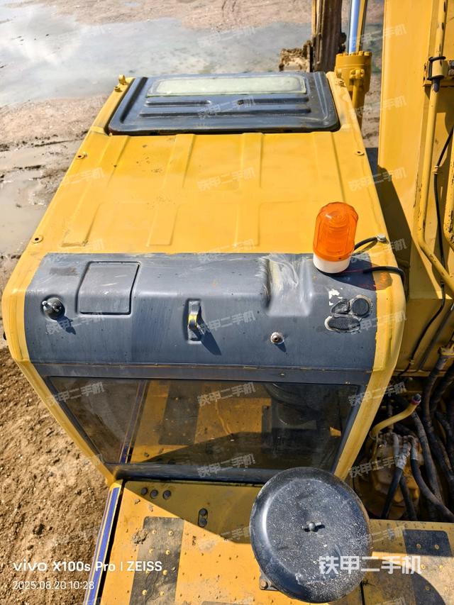 驾驶室顶部（整机外观）