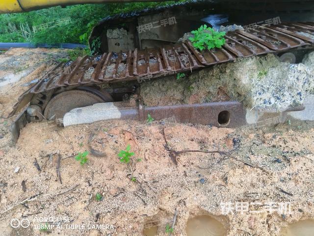 左导向轮(行走机构) 左导向轮(行走机构)