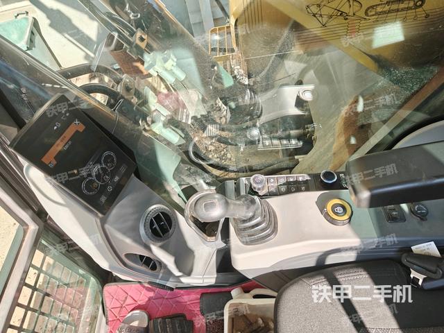 座椅左側(cè)控制臺/音響/含左手柄（駕駛室部分）