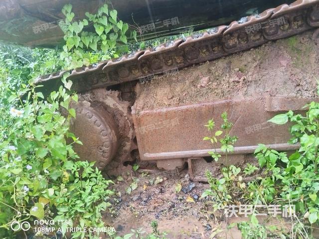 右驅動輪（行走機構）