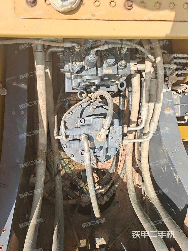 回轉(zhuǎn)馬達(dá)（上車部件）