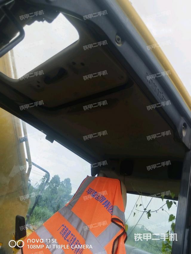 顶棚整体(驾驶室部分) 顶棚整体(驾驶室部分)