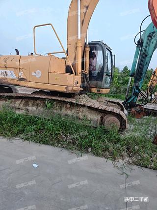柳工CLG922D挖掘机实拍图片