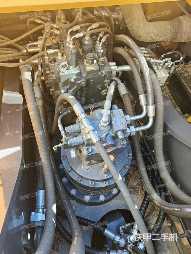 回轉(zhuǎn)馬達（上車部件）