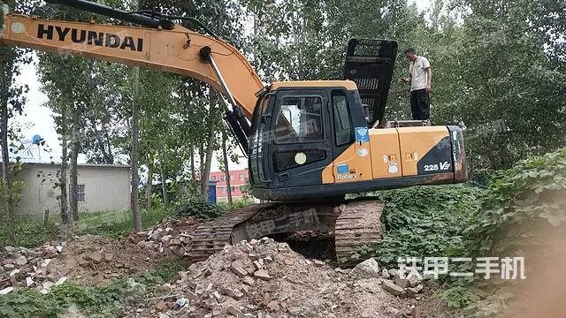 现代R215VS挖掘机
