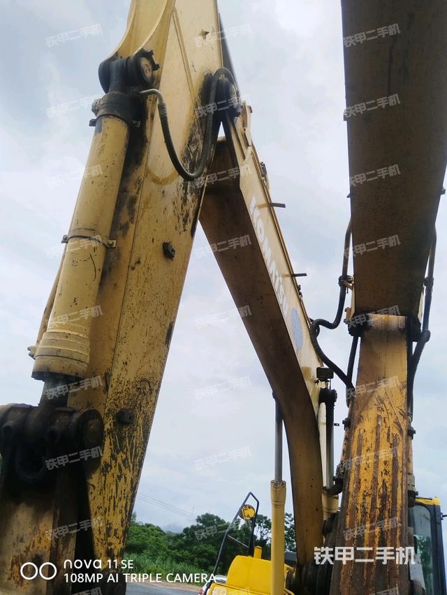 大臂整体 右侧(工作和回转装置) 大臂整体 右侧(工作和回转装置)