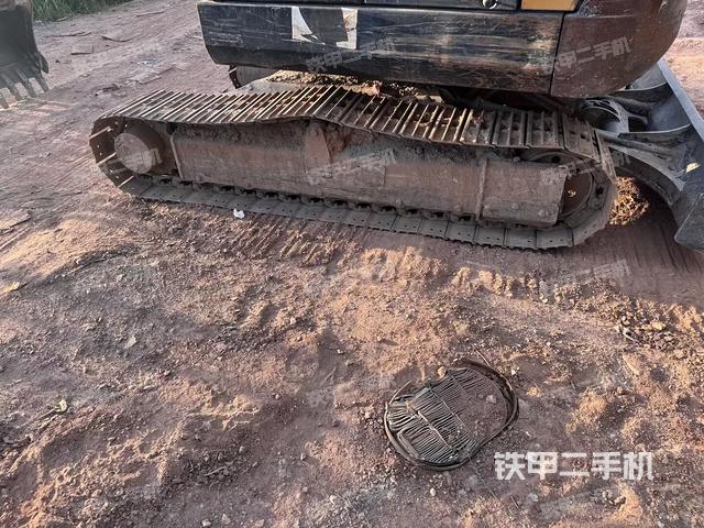 左側(cè)履帶整體?（行走機(jī)構(gòu)）