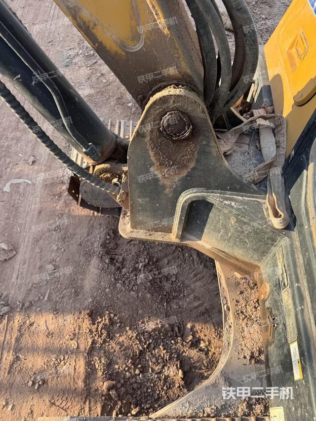 大臂根部?斜（工作和回轉(zhuǎn)裝置）