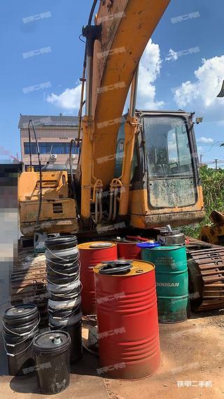 泰安龙工LG6220D挖掘机实拍图片