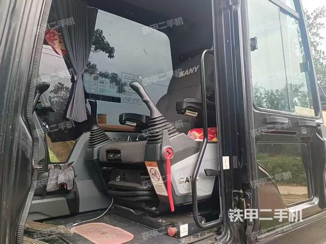 驾驶室整体（整机外观）