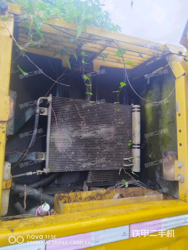 散热器正面(大件舱室) 散热器正面(大件舱室)