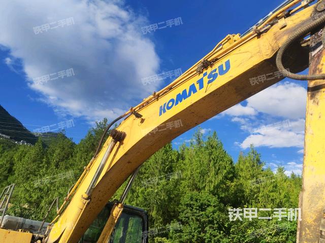 大臂整体 右侧(工作和回转装置) 大臂整体 右侧(工作和回转装置)