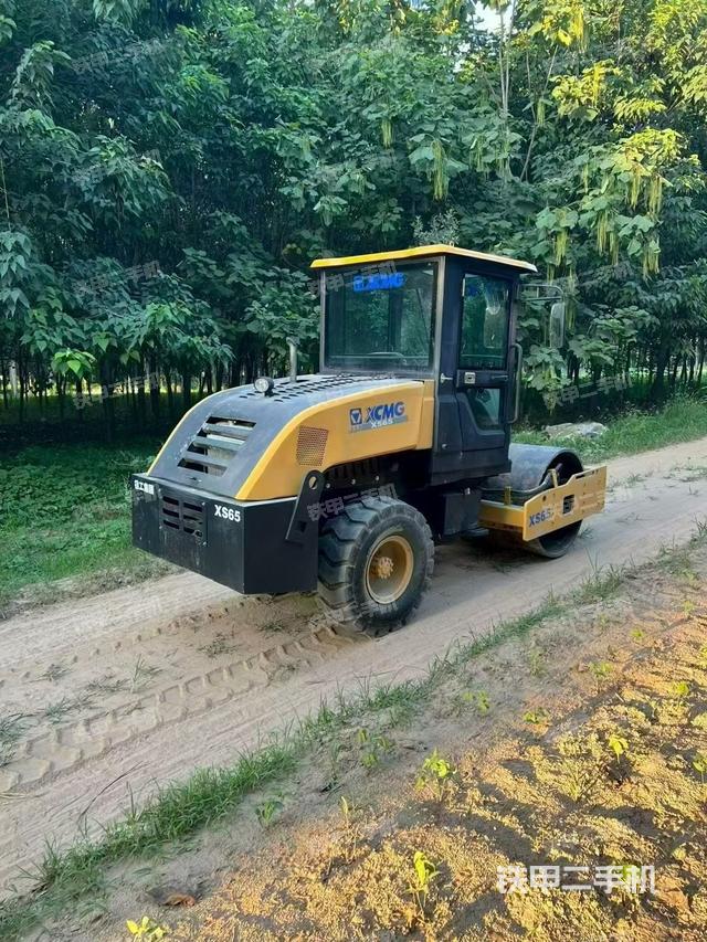 整机右后45°(设备外观及核心部件) 整机右后45°(设备外观及核心部件)