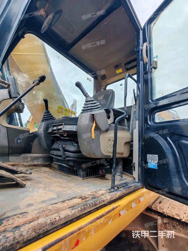 驾驶室整体（整机外观）