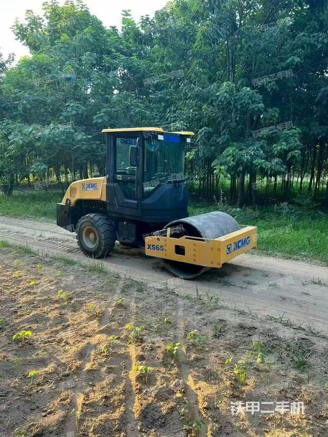 整机右侧(设备外观及核心部件) 整机右侧(设备外观及核心部件)