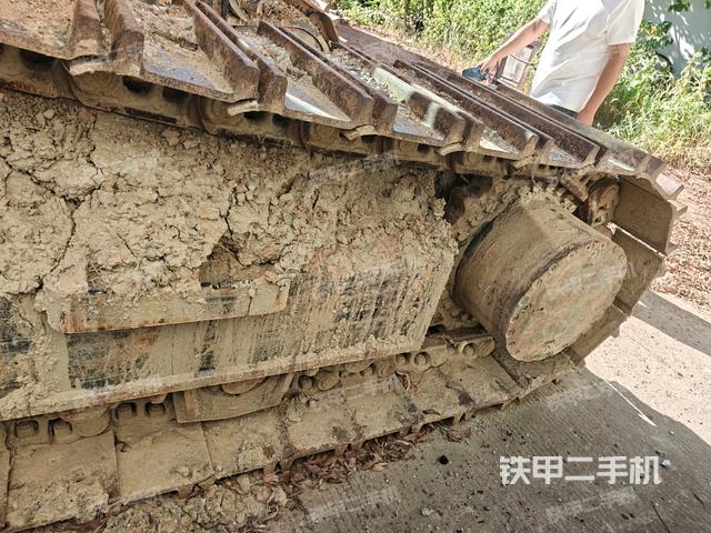 右驅(qū)動輪（行走機構(gòu)）