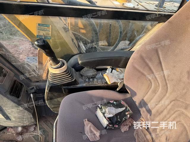 座椅左侧控制台/音响/含左手柄（驾驶室部分）