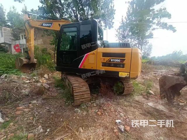 三一重工SY135C挖掘機