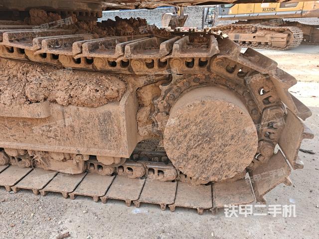 左側(cè)履帶整體?（行走機(jī)構(gòu)）