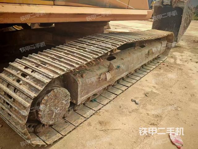 單側(cè)履帶整體（整機(jī)外觀）