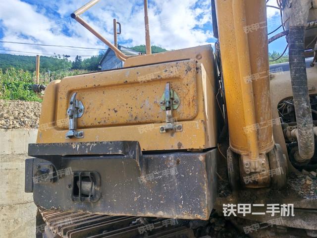 转盘和下车架正前（工作和回转装置）