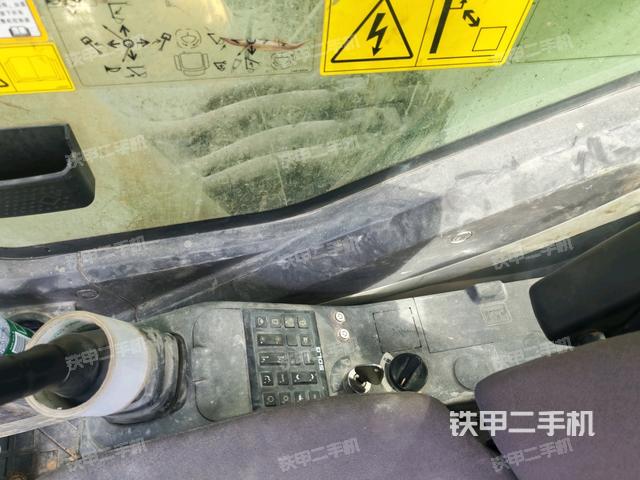 座椅右侧控制台/钥匙门/油门/含右手柄（驾驶室部分）