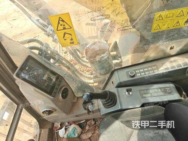 座椅左側(cè)控制臺/音響/含左手柄（駕駛室部分）