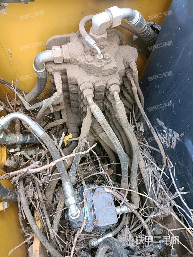 回轉(zhuǎn)馬達和主控閥（整機外觀）