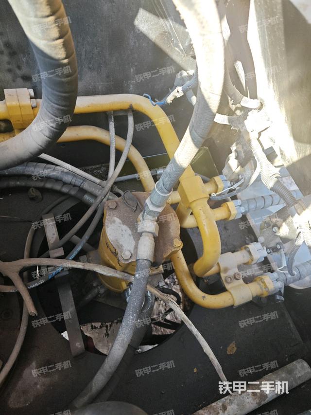 中央回转接头特写(上车部件) 中央回转接头特写(上车部件)