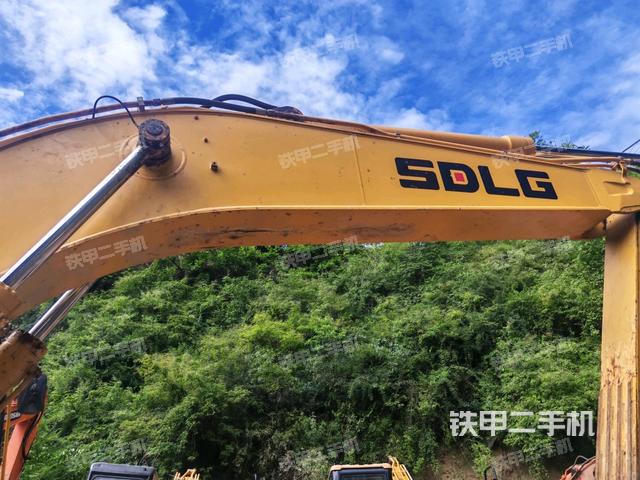 小臂整體右前（工作和回轉(zhuǎn)裝置）