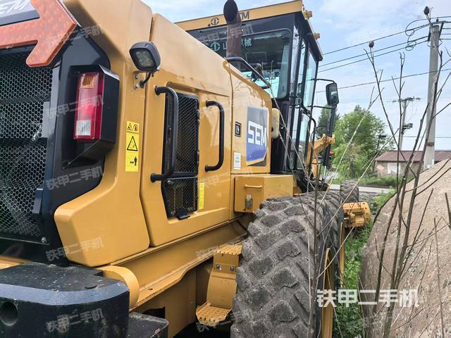 整機(jī)右后45°(設(shè)備外觀及核心部件) 整機(jī)右后45°(設(shè)備外觀及核心部件)