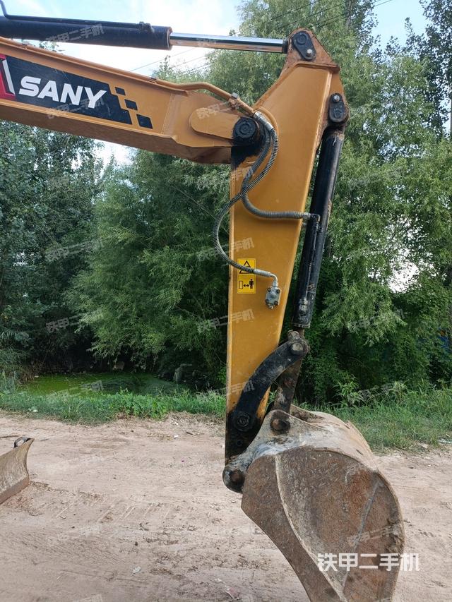 铲斗45度(工作和回转装置) 铲斗45度(工作和回转装置)