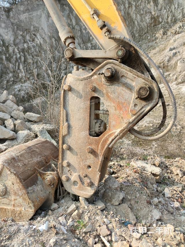 铲斗右后整体（工作和回转装置）