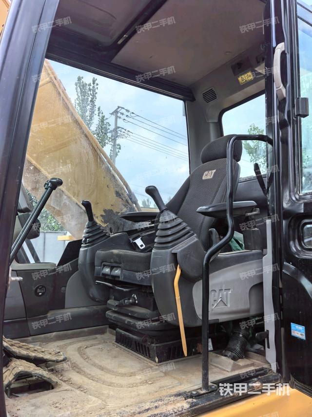 驾驶室整体（整机外观）