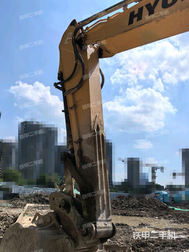 小臂整体左后(工作和回转装置) 小臂整体左后(工作和回转装置)