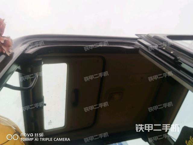 顶棚整体(驾驶室部分) 顶棚整体(驾驶室部分)