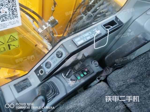 座椅左侧控制台/音响/含左手柄(驾驶室部分) 座椅左侧控制台/音响/含左手柄(驾驶室部分)