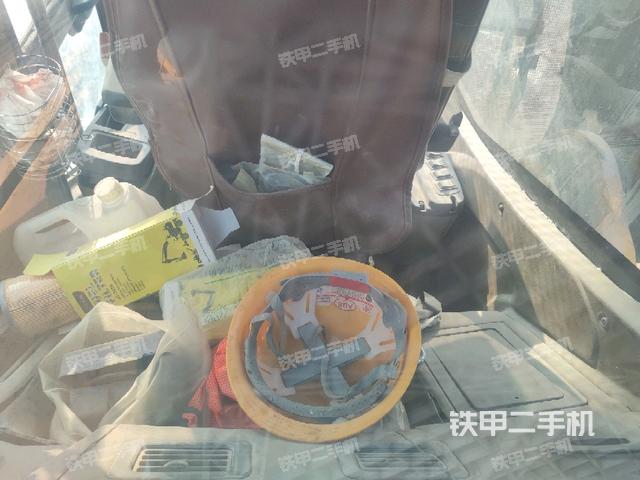 座椅左侧控制台/音响/含左手柄（驾驶室部分）