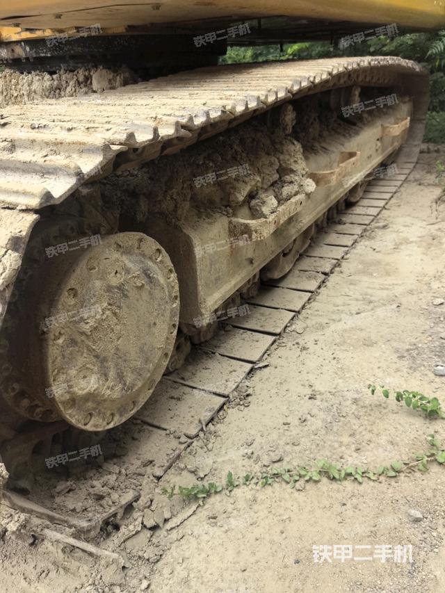 单侧履带整体(整机外观) 单侧履带整体(整机外观)