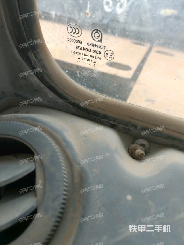 后窗玻璃角标（驾驶室部分）