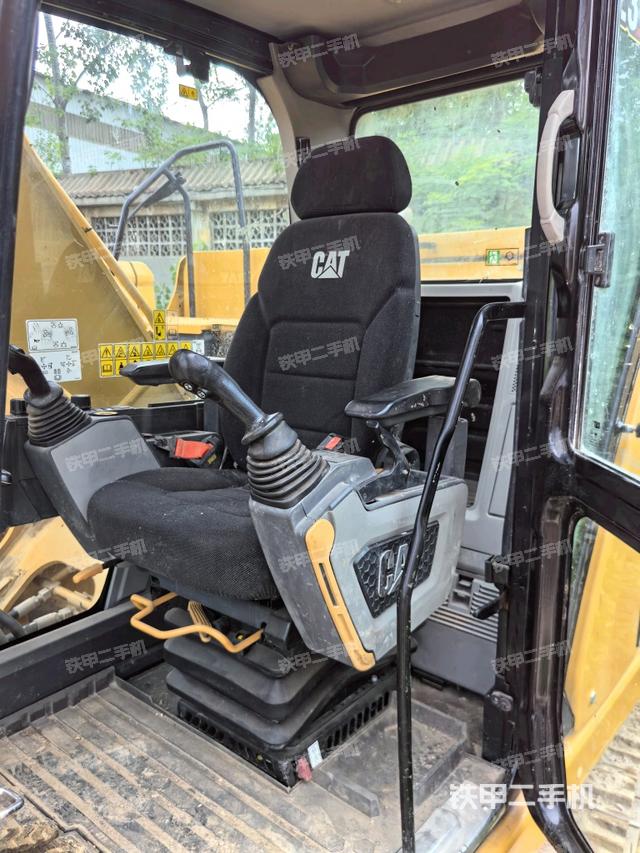 驾驶室整体（整机外观）