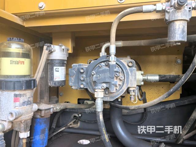 液壓泵斜45?左(大件艙室) 液壓泵斜45?左(大件艙室)