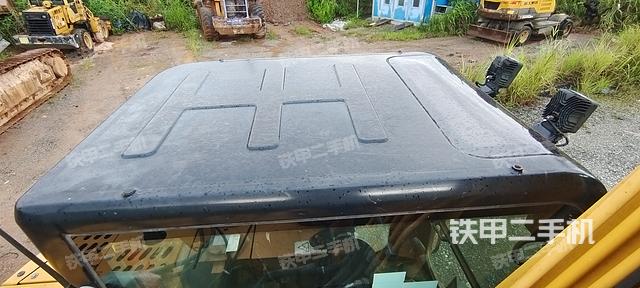 駕駛室頂部(整機外觀) 駕駛室頂部(整機外觀)