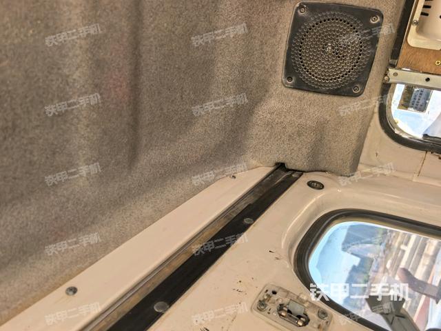 后窗玻璃角标（驾驶室部分）