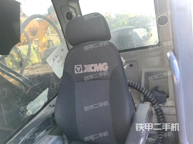 座椅后部(驾驶室部分) 座椅后部(驾驶室部分)