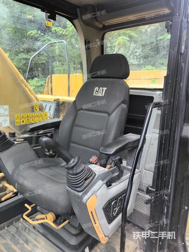 驾驶室整体(整机外观) 驾驶室整体(整机外观)