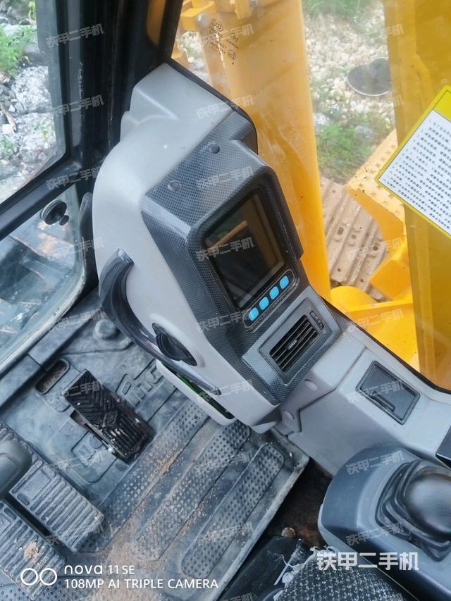 座椅后部(驾驶室部分) 座椅后部(驾驶室部分)