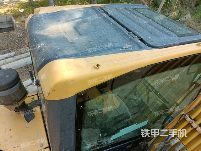 駕駛室頂部（整機外觀）