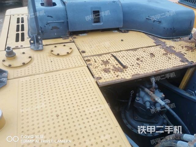 駕駛室頂部俯視（上車部件）